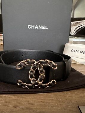 CHANEL Black Leather Belt with Gold-Tone Interwoven CC Buckle